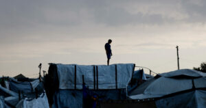 Νεκρός 19χρονος Παλαιστίνιος από ισραηλινά πυρά στη Ναμπλούς