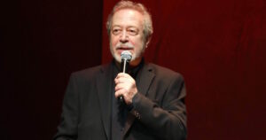 Γρηγόρης Βαλτινός: «Μου το είπαν για τη μητέρα μου μετά την παράσταση»