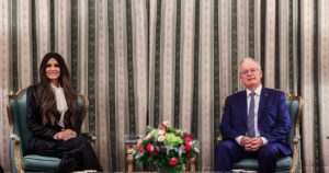 Τα παραλειπόμενα της συνάντησης Τασούλα - Γκιλφόιλ: Ο μήνας του μέλιτος και η ατάκα «εργαζόμαστε για νέο σύζυγο»