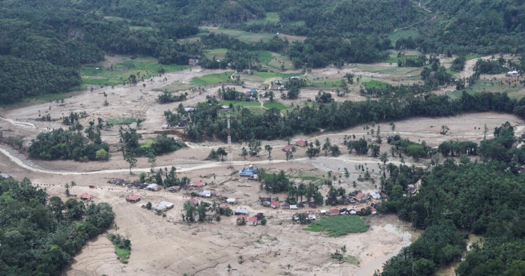 Ινδονησία: 442 νεκροί από τις φονικές πλημμύρες – 646 τραυματίες και 402 αγνοούμενοι