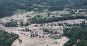 Ινδονησία: 442 νεκροί από τις φονικές πλημμύρες – 646 τραυματίες και 402 αγνοούμενοι