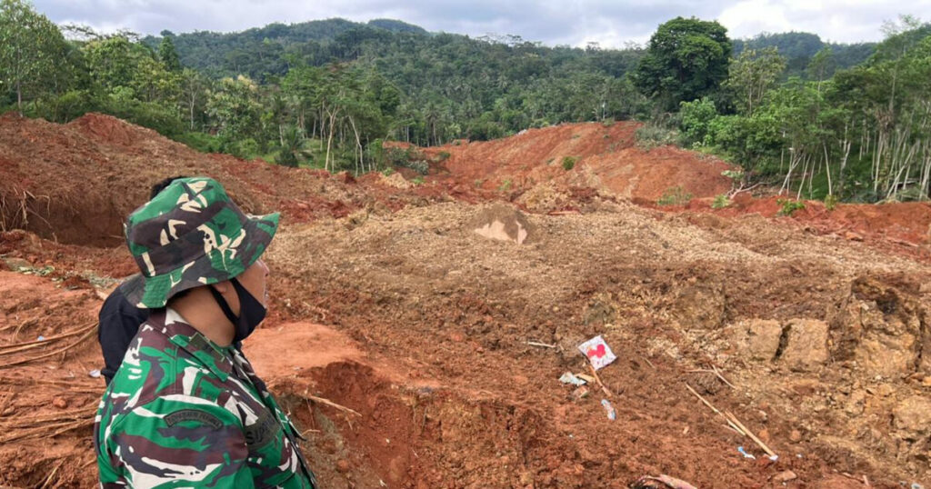 Ινδονησία: Έξι νεκροί από την κατολίσθηση, 17 αγνοούμενοι