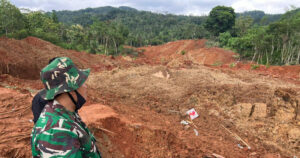 Ινδονησία: Έξι νεκροί από την κατολίσθηση, 17 αγνοούμενοι