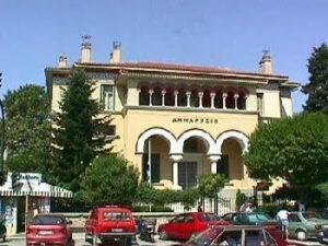 Αντιδράσεις για κεραία κινητής τηλεφωνίας κοντά σε σχολείο