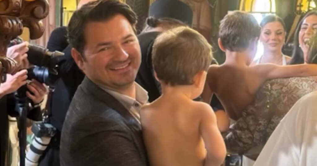 Η βάφτιση των γιων του Ιωάννη Απέργη: Μια ημέρα γεμάτη χαρά