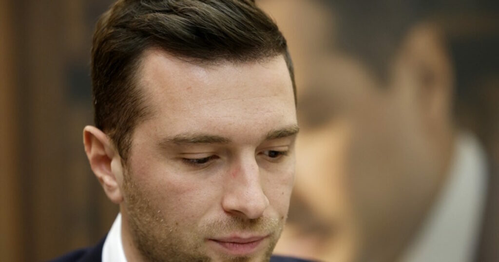 Γαλλία: Επίθεση με αλεύρι στον Ζορντάν Μπαρντελά του Εθνικού Συναγερμού