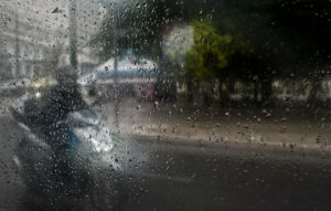 Κακοκαιρία από αύριο με βροχές και καταιγίδες σε όλη τη χώρα