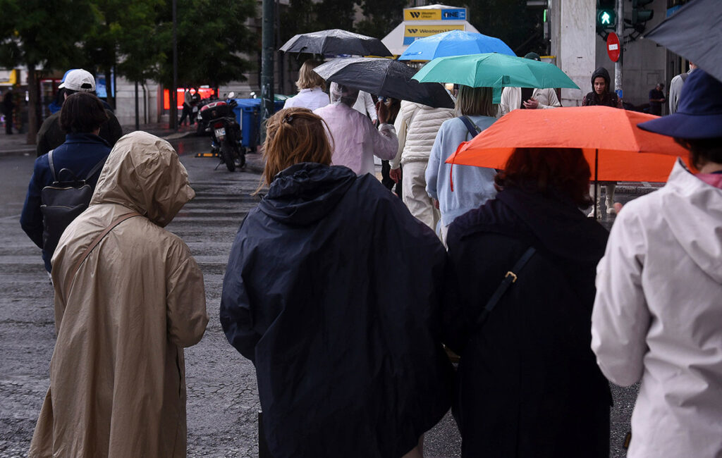 Ο καιρός σήμερα 10 Νοεμβρίου 2025: Βροχές και καταιγίδες