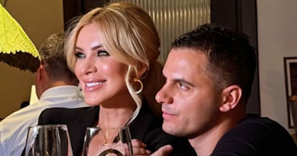 Κατερίνα Καινούργιου: Γιορτάζει με τον Παναγιώτη Κουτσουμπή και φίλους