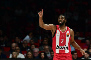 Ευχές του Παναθηναϊκού στον Κίναν Έβανς μετά τον τραυματισμό του