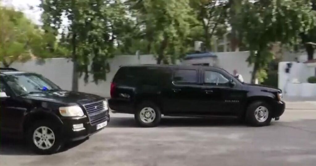 Η Κίμπερλι Γκιλφόιλ έφτασε στην Αθήνα ως νέα πρέσβης των ΗΠΑ