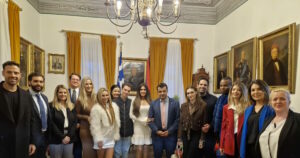 Η Κίμπερλι Γκιλφόιλ τιμήθηκε από τον Δήμο Ύδρας - Παρών και ο Κωνσταντίνος Αργυρός