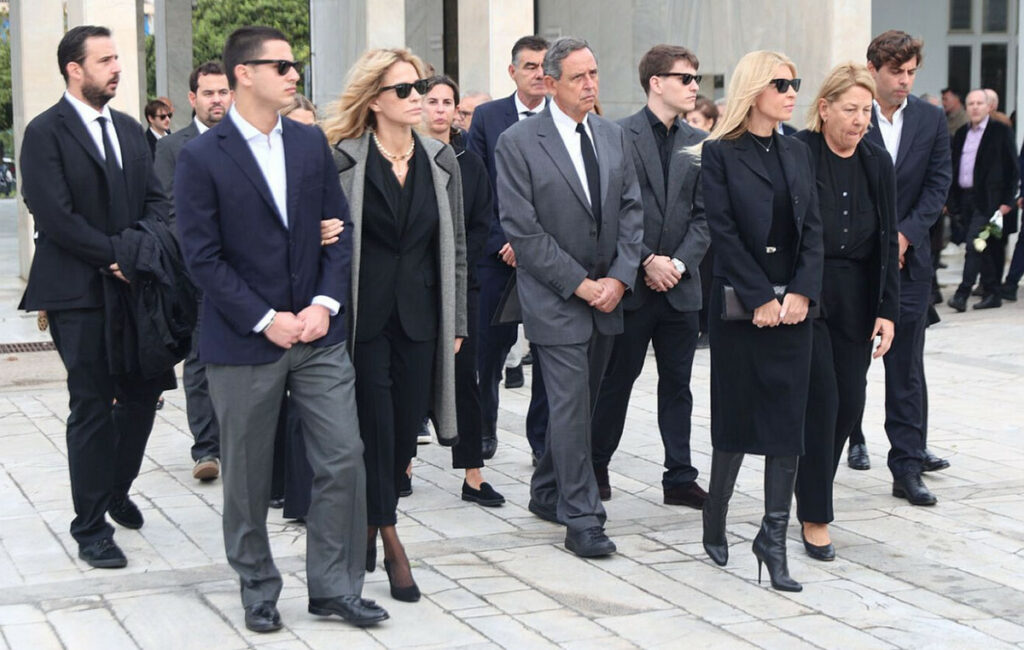 Αποχαιρετισμός στον Πάνο Μαρινόπουλο στο Α’ Νεκροταφείο Αθηνών