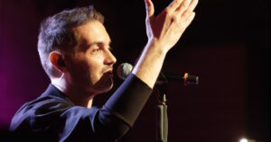 Ο Μιχάλης Χατζηγιάννης επιστρέφει στο Gazarte Roof Stage για 4 μοναδικές παραστάσεις