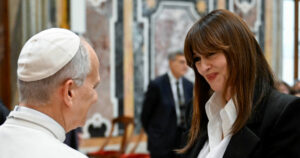 Ο Πάπας Λέων υποδέχτηκε ηθοποιούς και σκηνοθέτες στο Βατικανό