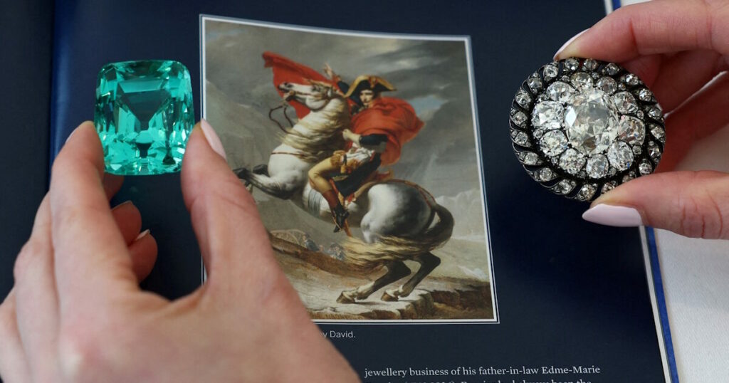 3,79 εκατομμύρια ευρώ για καρφίτσα του Ναπολέοντα σε δημοπρασία