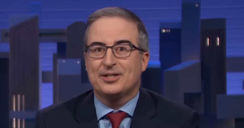 Δημοπρασία του «Last Week Tonight»: Συγκεντρώθηκαν 1,54 εκατ. δολάρια
