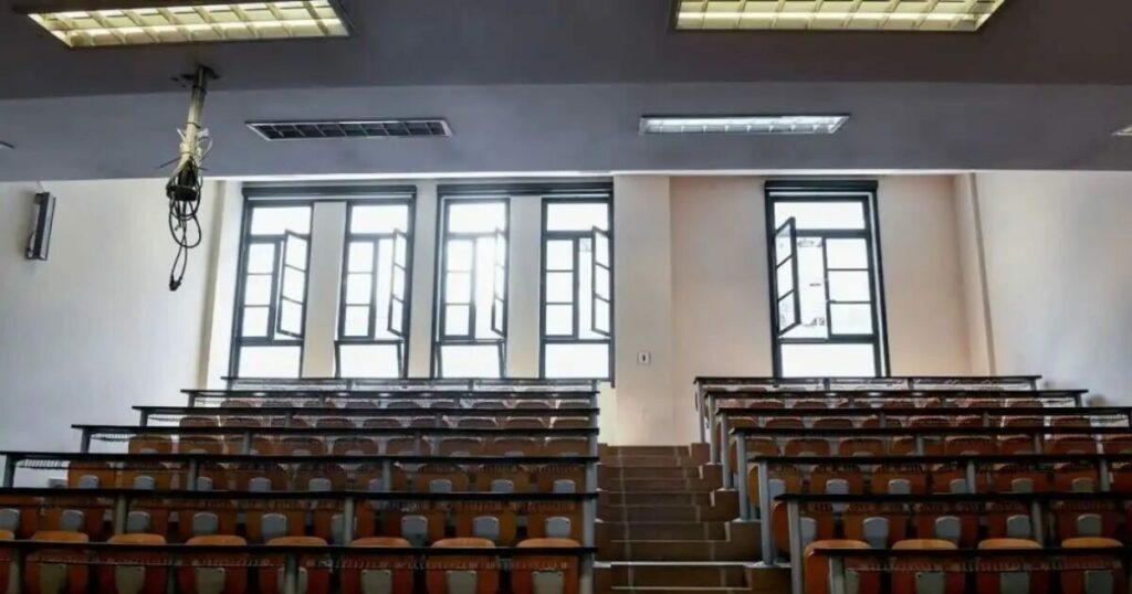 285.000 αιώνιοι φοιτητές διαγράφονται από τα πανεπιστήμια