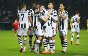 Η Ελλάδα πλησιάζει την Τσεχία στη μάχη για την 10η θέση στη βαθμολογία της UEFA