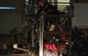 Δραματική πυρκαγιά σε διαμέρισμα στο Περιστέρι: Απεγκλωβισμός ηλικιωμένων