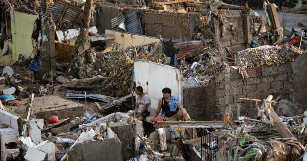 Φιλιππίνες: Ο υπερτυφώνας Φουνγκ-Γουόνγκ απειλεί τη χώρα μετά τον Καλμάγκι