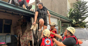 Φιλιππίνες: Ο τυφώνας Καλμάγκι προκαλεί σοβαρές καταστροφές και θύματα