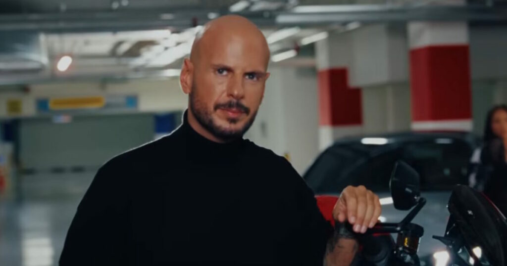 Οι REC εντυπωσιάζουν με το νέο τους τραγούδι «Ό,τι δίνεις, παίρνεις»