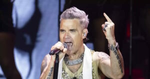 Ρόμπι Γουίλιαμς: Υπερήφανος για το ντεμπούτο της κόρης του στην ταινία «Tinsel Town»