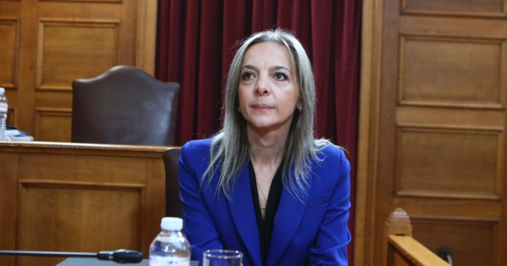 Καλλιόπη Σεμερτζίδου: «Δεν έχω πολυτελή αυτοκίνητα, μόνο ένα μηχανάκι»