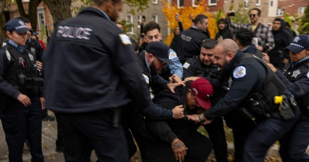 Σικάγο: Πυροβολισμοί κατά αστυνομικών σε διαδήλωση υπέρ μεταναστών