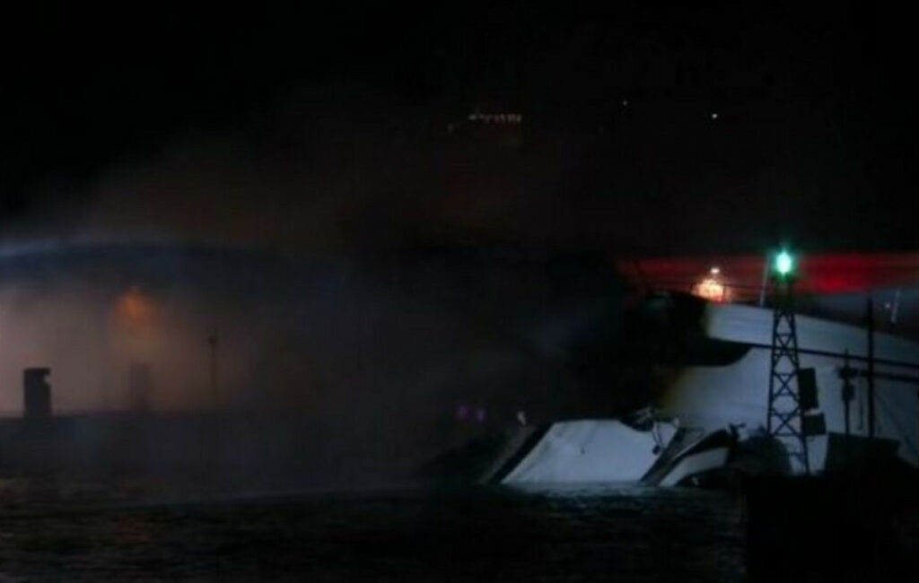 Συναγερμός στην Πυροσβεστική – Φωτιά σε σκάφη στην Ακτή Θεμιστοκλέους