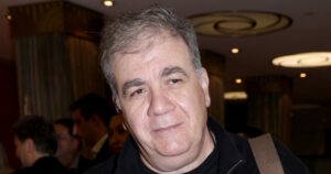 Δημήτρης Σταρόβας: «Σωματικά είμαι καλά, η φωνή κουράζεται αλλά δεν πειράζει»