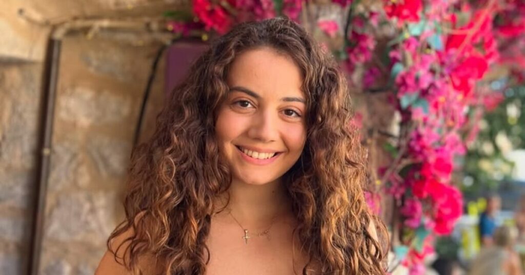 Στέφανη Χαραλάμπους: «Μην πιστεύετε ό,τι βλέπετε στο internet»