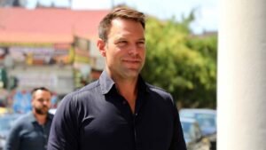 Καταγγελία Κασσελάκη κατά Μπέου για υποκίνηση μίσους στην ΕΛΑΣ