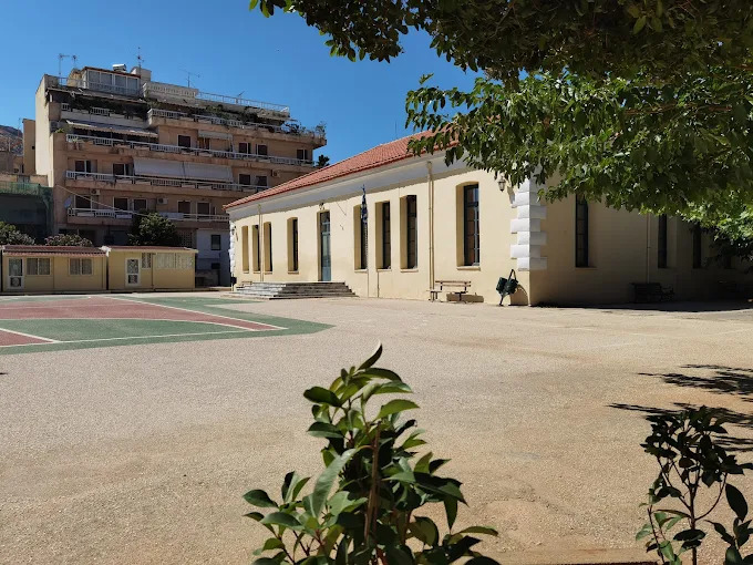 Βανδαλισμός στο πρώτο Δημοτικό Σχολείο του ελληνικού κράτους