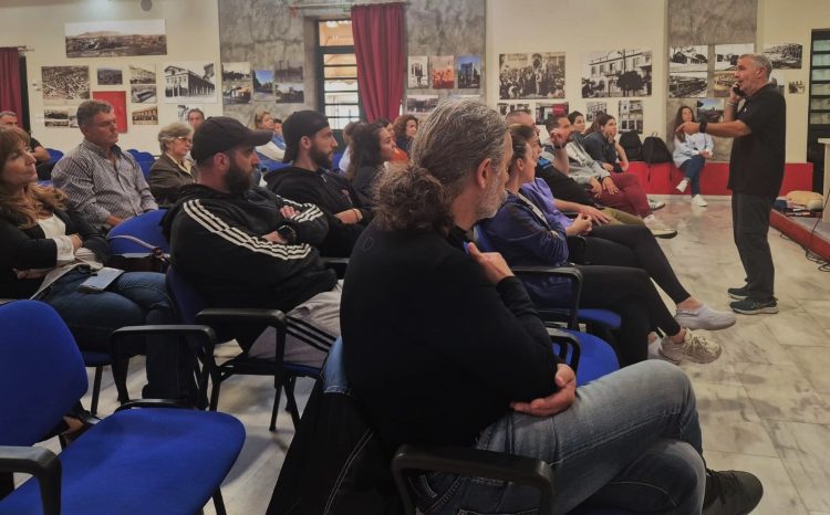 Εκπαίδευση πολιτών στη χρήση απινιδωτή στη Νέα Ιωνία