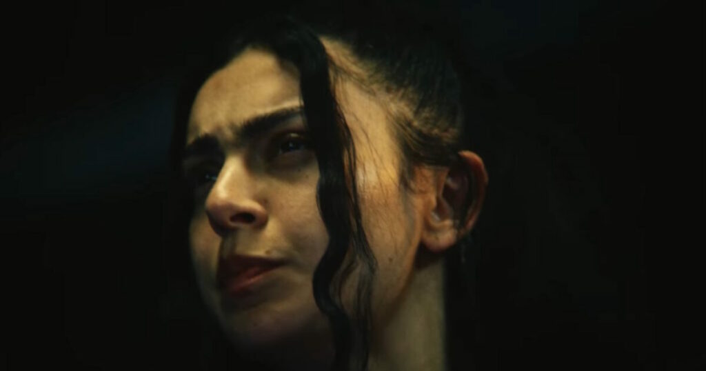 Το τρέιλερ της ταινίας «The Moment» με την Charli xcx είναι εδώ