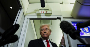 Απαλλαγή Τραμπ από τις διώξεις για εκλογική παρέμβαση το 2020