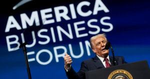 Ο Τραμπ αποσύρει τη Νότια Αφρική από την G20 – «Δεν είναι πια μεγάλη οικονομική δύναμη»