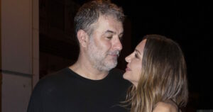 Πέτρος Κωστόπουλος: «Δεν χρειάζεται να διαφημίζουν τη σχέση τους»