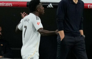 Η Ρεάλ Μαδρίτης εξετάζει την παραχώρηση του Βινίσιους το καλοκαίρι