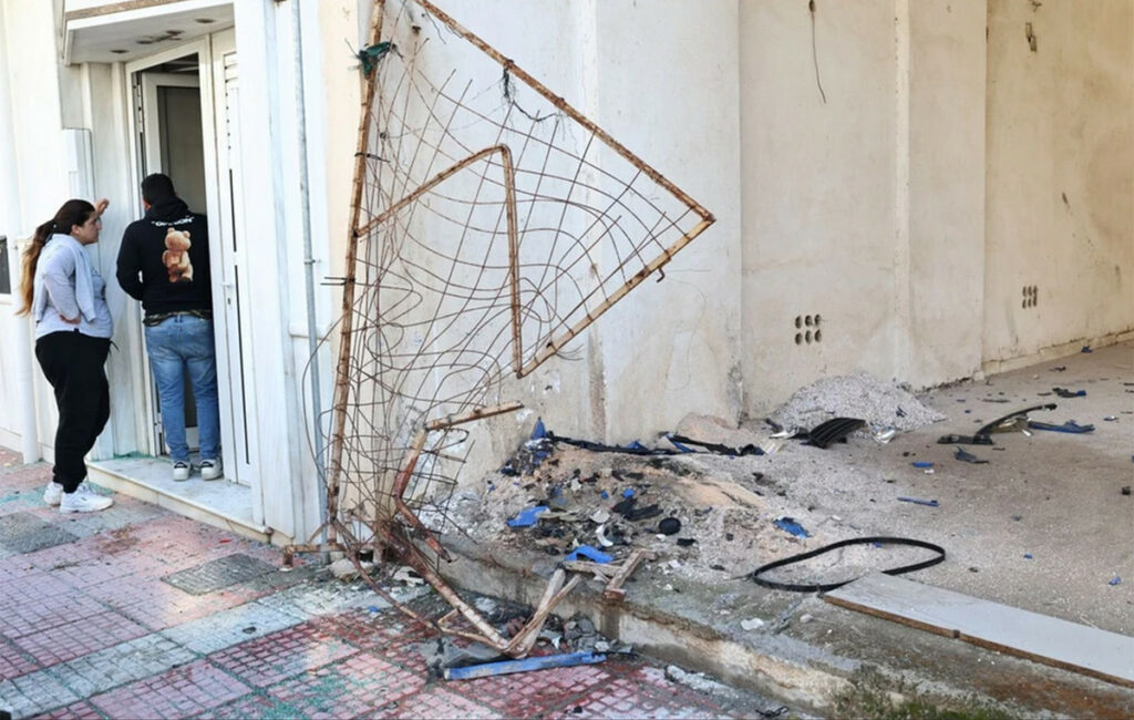 Θρήνος στην κηδεία του 24χρονου Σωτήρη από το τροχαίο στη Λούτσα