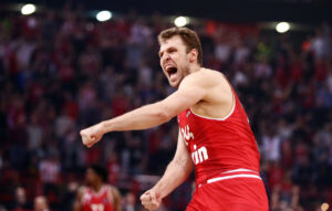 Euroleague: Η ανασκόπηση του 2025 ξεκινά με τον Βεζένκοβ