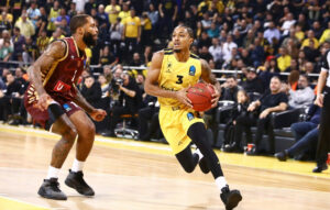 Eurocup: Ο Άρης νίκησε το Αμβούργο και προχωράει για την πρόκριση