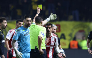 Αναστάτωση στον Ολυμπιακό για τη διαιτησία και τον Λανουά