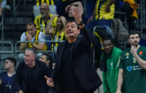 Έξαλλος ο Αταμάν για τις επιθέσεις από φιλάθλους της Φενέρ