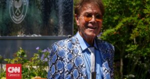 Σερ Κλιφ Ρίτσαρντ: Μοιράζεται τη μάχη του με τον καρκίνο του προστάτη