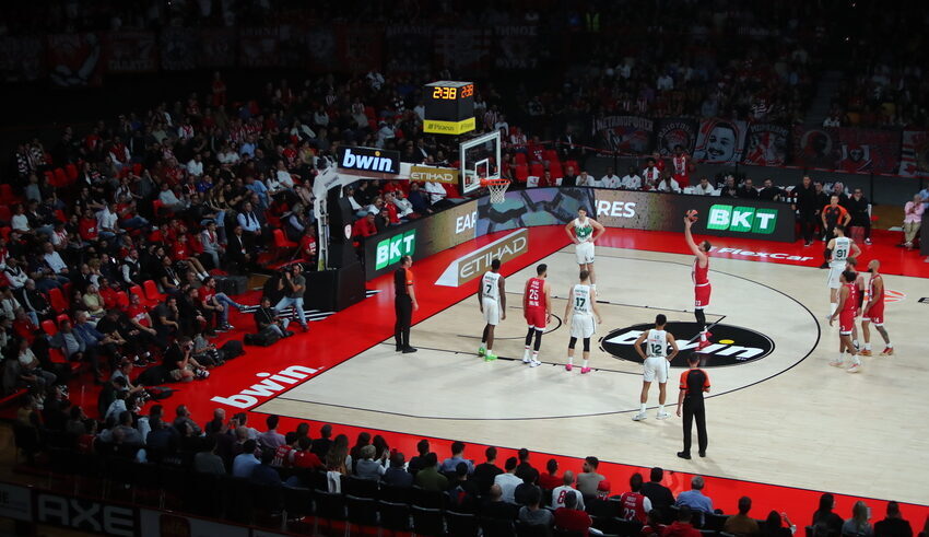 Ολυμπιακός: Καλεί τους οπαδούς στο ΣΕΦ με Eminem