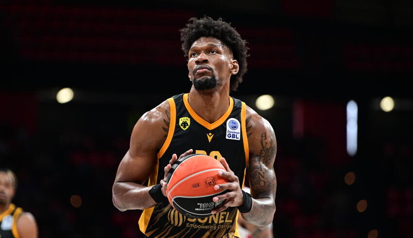 Μπαρτσελόνα, Μακάμπι και Φενέρ ενδιαφέρονται για τον Κρις Σίλβα