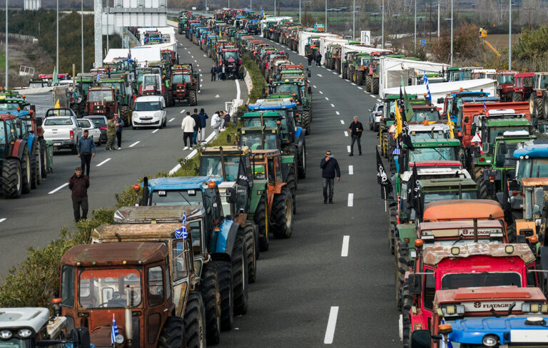 ΕΛ.ΑΣ.: Ψάχναμε τρακτέρ για να ανοίξουμε δεύτερη λωρίδα στο Κάστρο